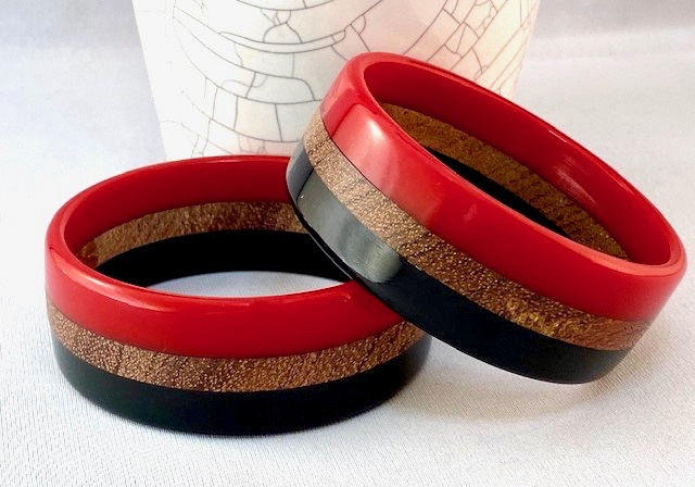 BB304 red and black bakelite bangle bracelets